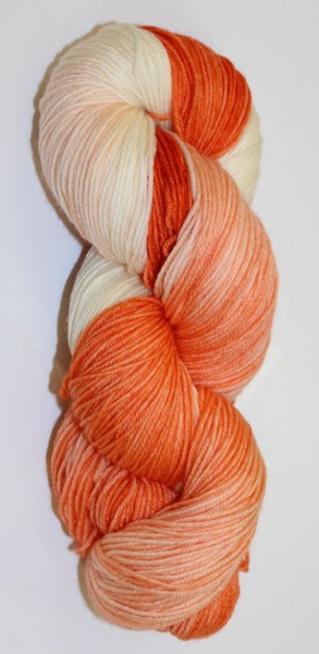 Hand-Dyed-Fingering-Creamsicle-002