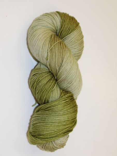Hand-Dyed-Fingering-Matcha-Swirl-002