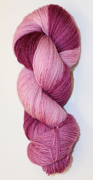 Hand-Dyed-Fingering-Plum-Mad-002
