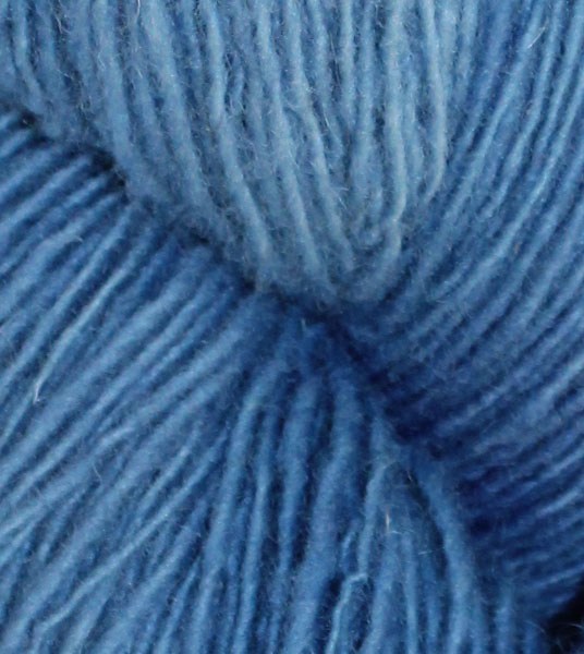 Hand-Dyed-Wool-Fingering-Clear-Water-001
