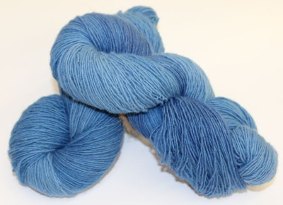 Hand-Dyed-Wool-Fingering-Clear-Water-003