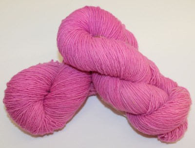 Hand-Dyed-Wool-Fingering-Pink-Lemonade003